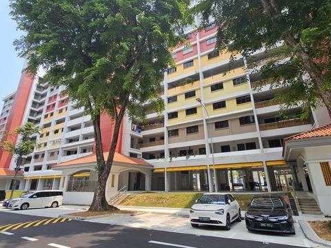 Blk 319 Ang Mo Kio Ave 1 playground and courts